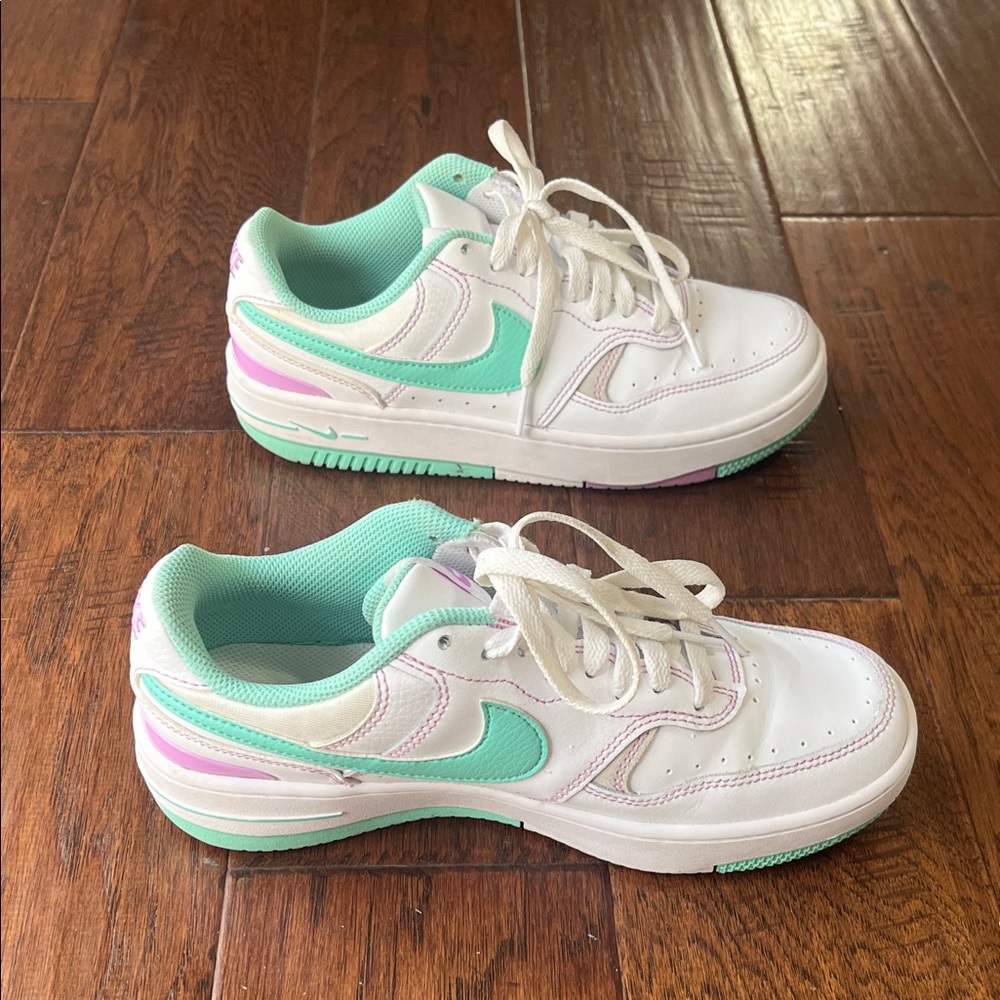 Nike Sneakers in White and Mint - Picture 4 of 7